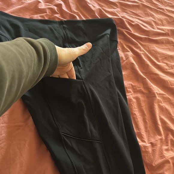 Lululemon running tights with side pockets - Picture 2 of 4